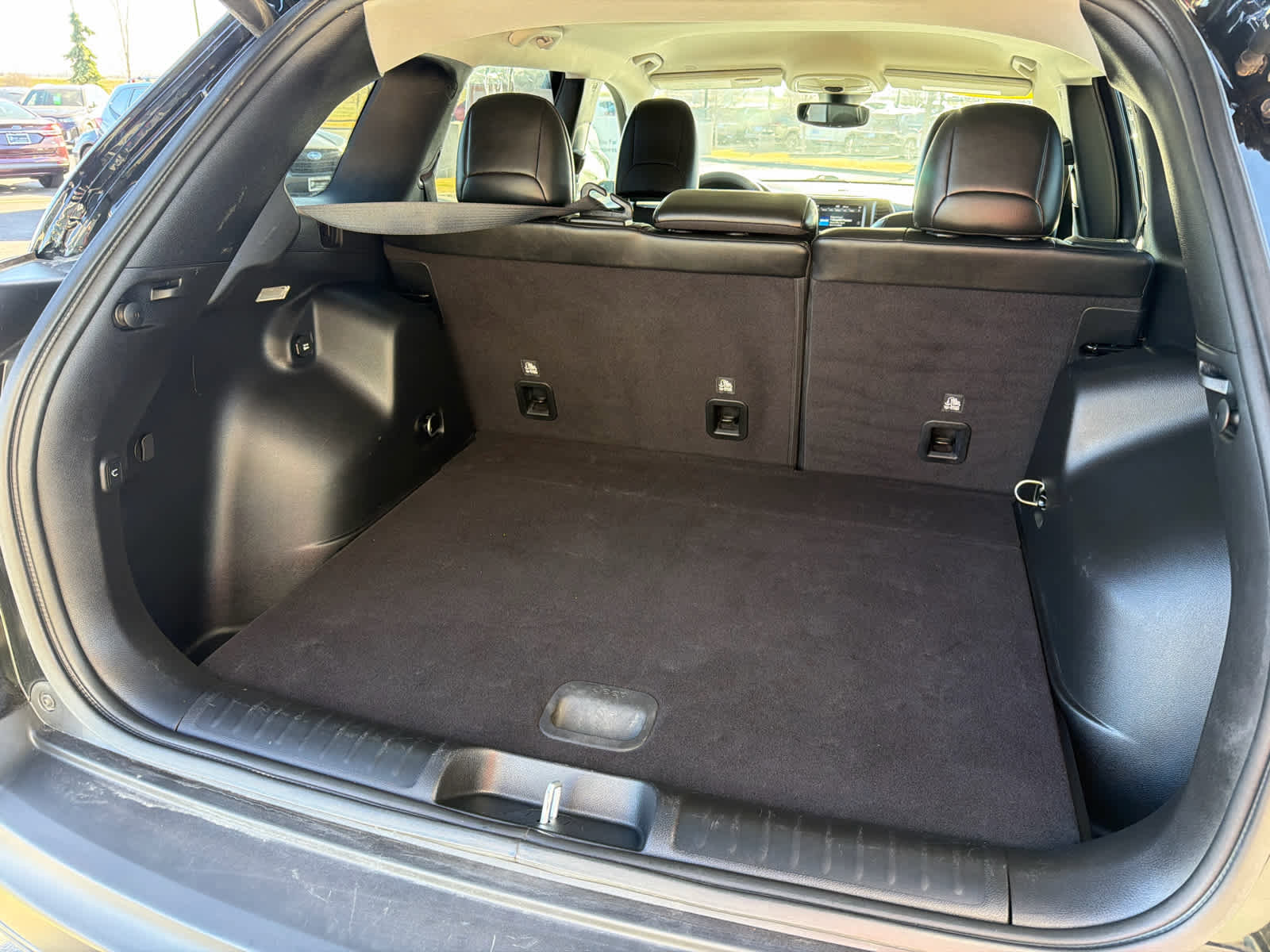 Used 2022 Jeep Cherokee Trailhawk w/ Premium Leather Package AWD/4WD image 11
