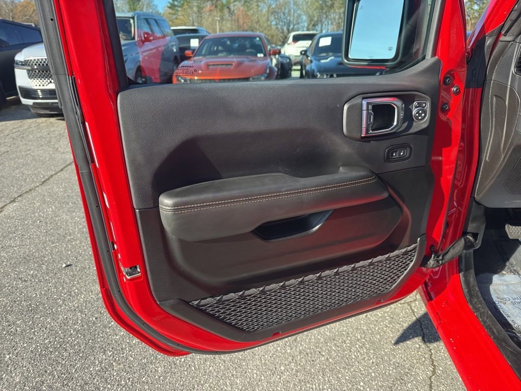 Used 2025 Jeep Wrangler Unlimited Sahara w/ Safety Group AWD/4WD image 25