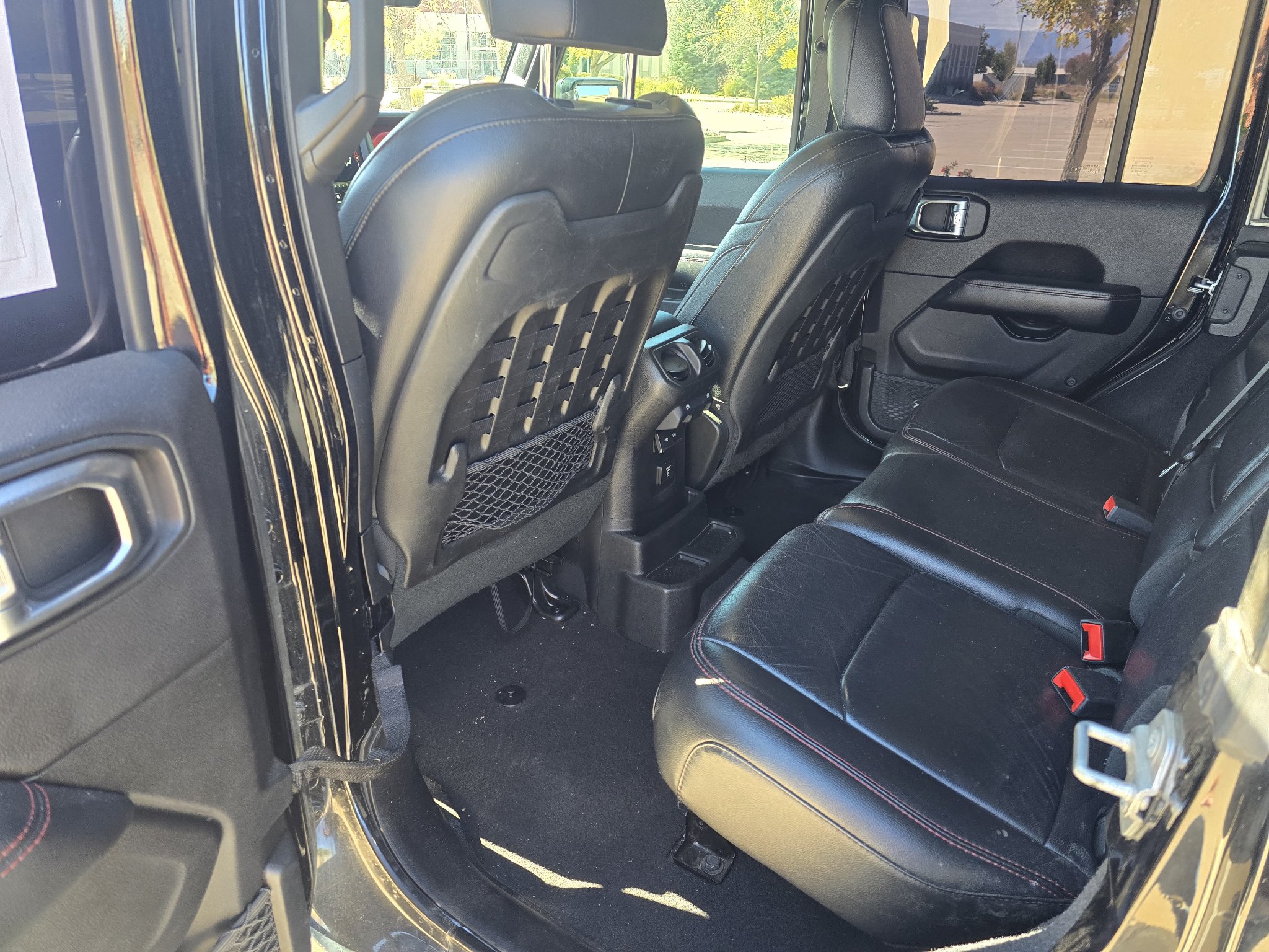 Used 2020 Jeep Wrangler Unlimited Rubicon AWD/4WD image 16