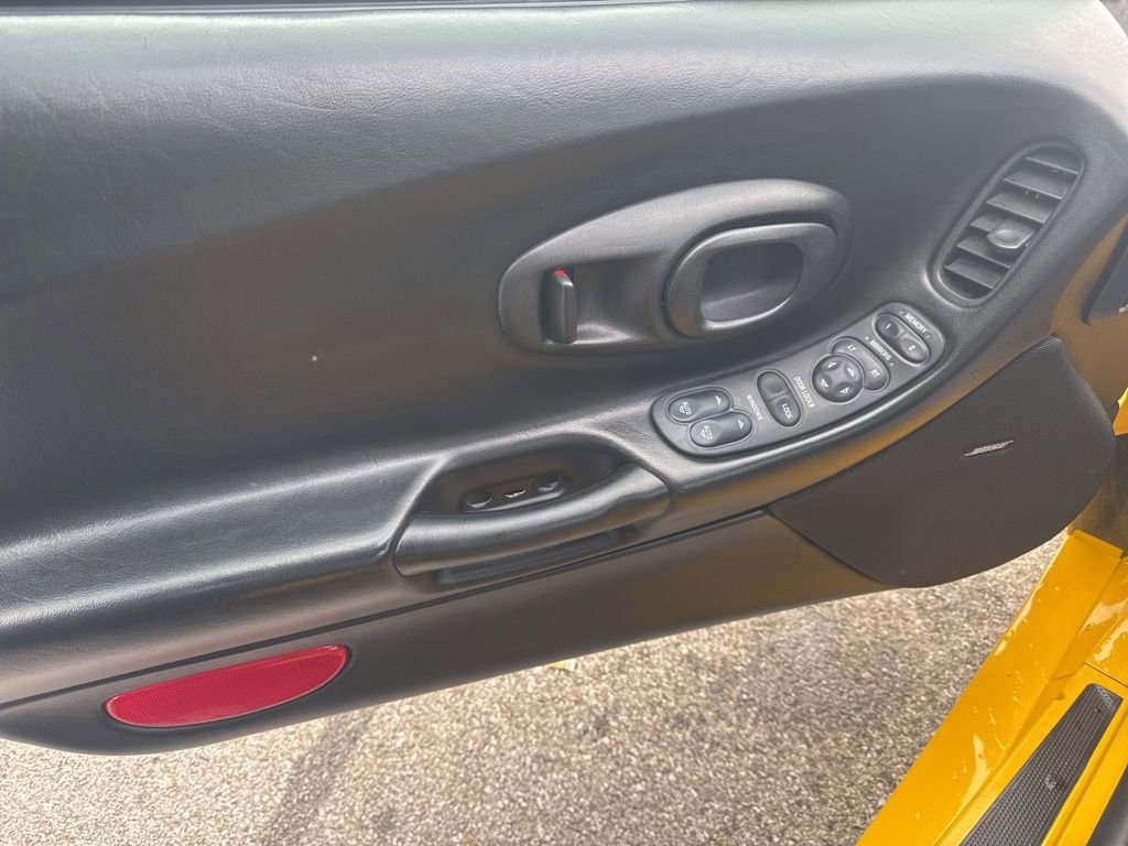 Used 2002 Chevrolet Corvette Convertible w/ Preferred Equipment Group2 image 21