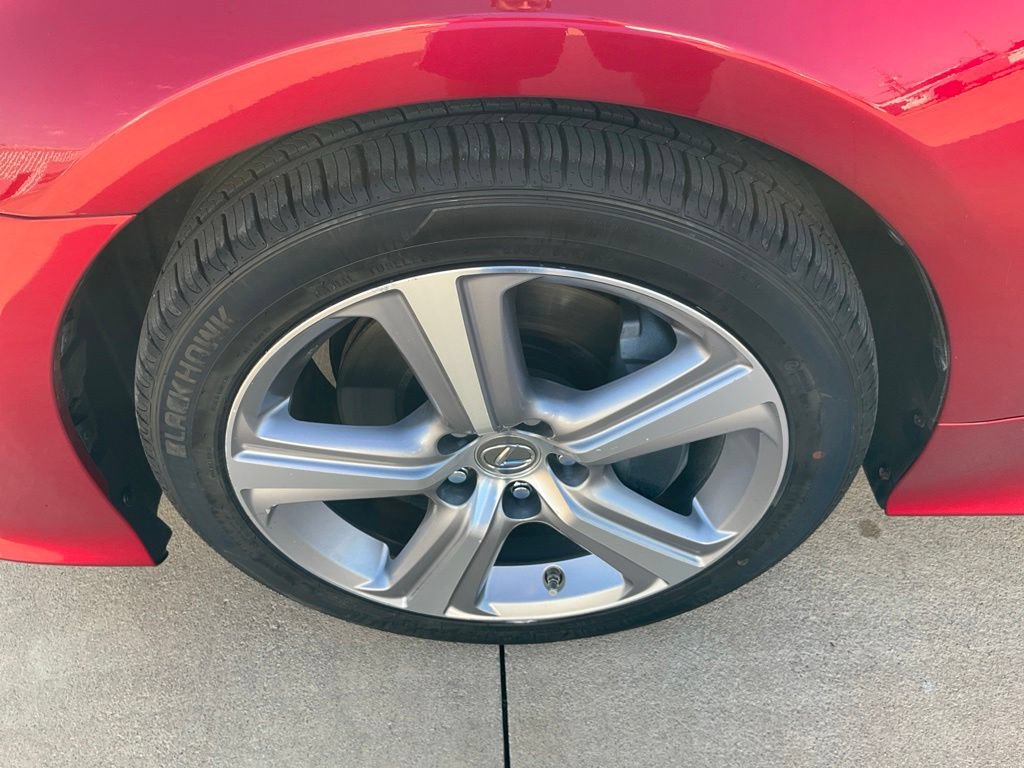 Used 2016 Lexus RC 200t w/ Premium Package RWD image 28
