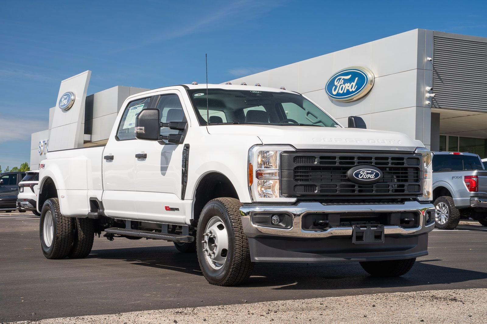 New 2027 Ford F350 XL AWD/4WD image 1
