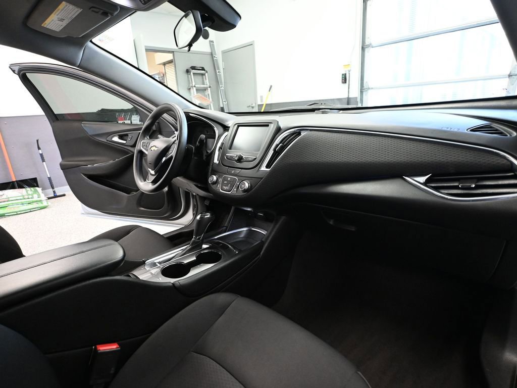 Used 2018 Chevrolet Malibu LT w/ LPO, Convenience Package 2 image 47