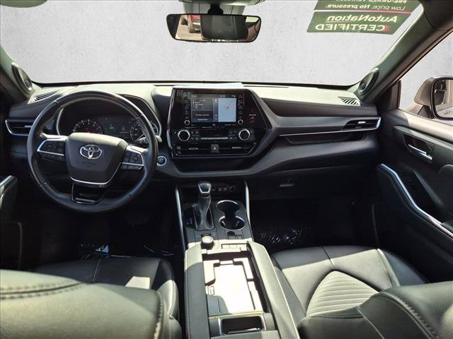 Used 2021 Toyota Highlander XSE AWD/4WD image 18