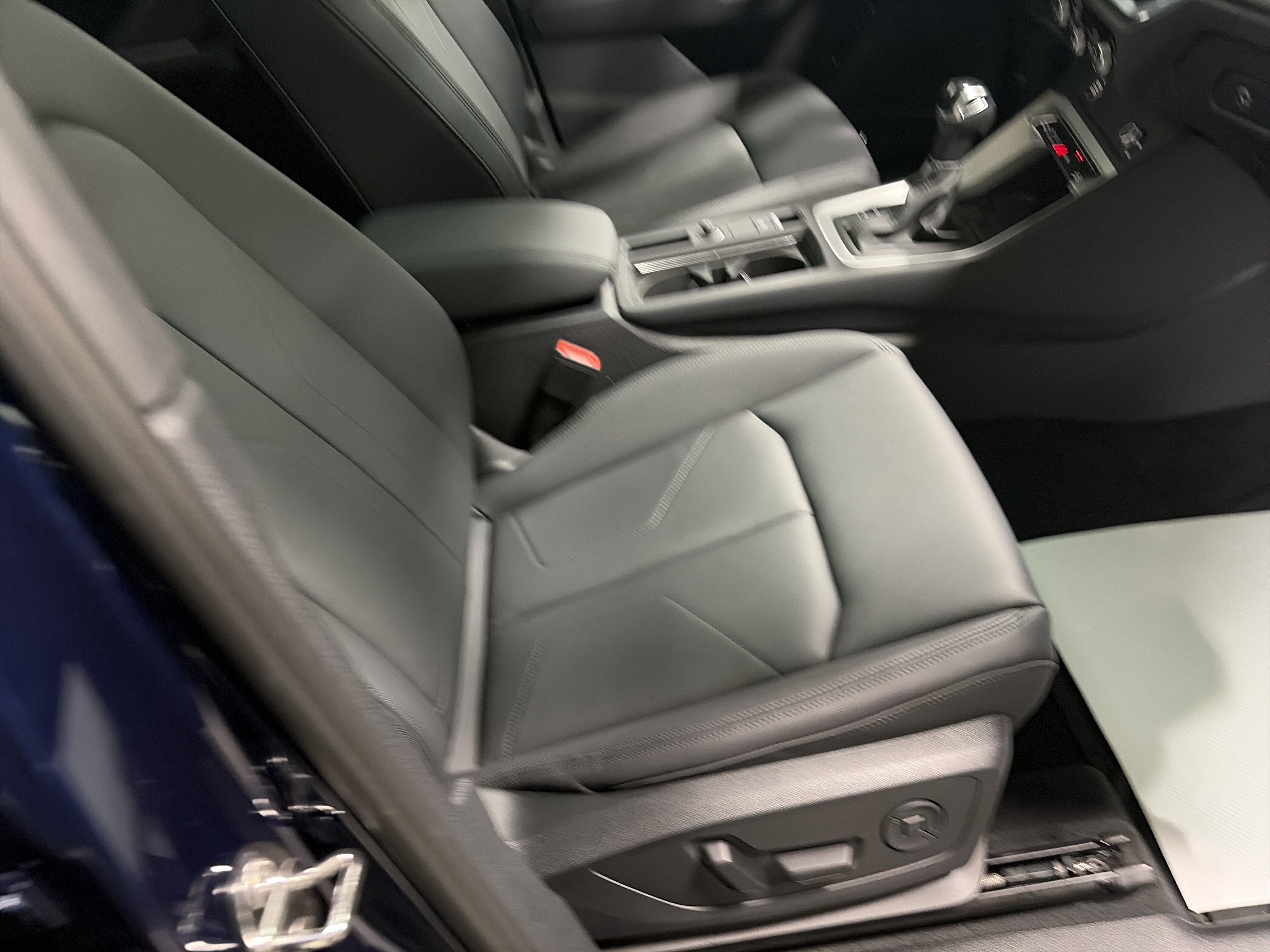 Certified 2025 Audi Q3 2.0T Premium w/ Convenience Plus Package image 34