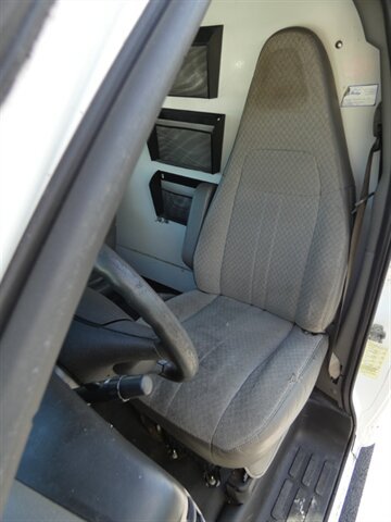Used 2017 Chevrolet Express 3500 RWD image 19
