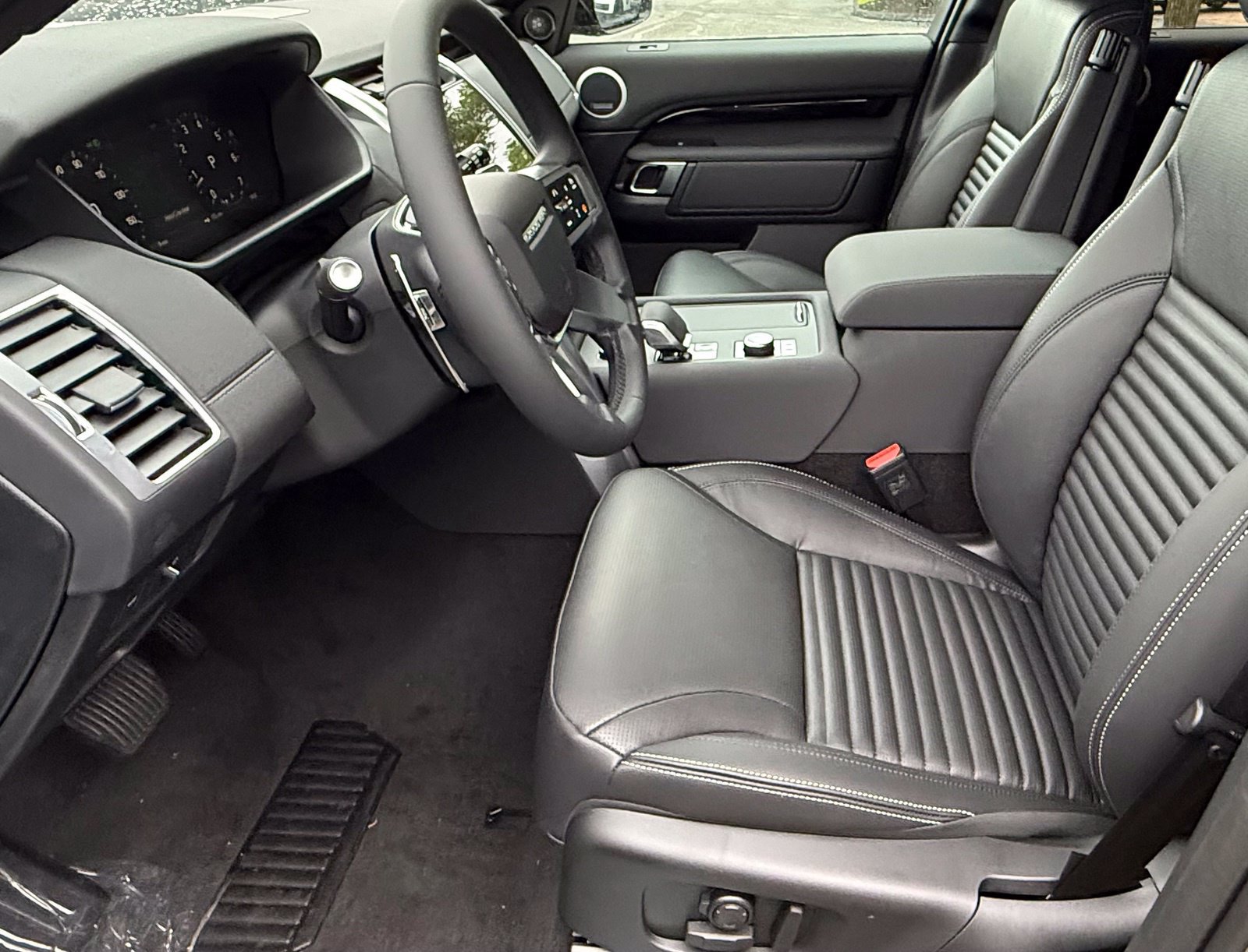 New 2026 Land Rover Discovery S AWD/4WD image 14