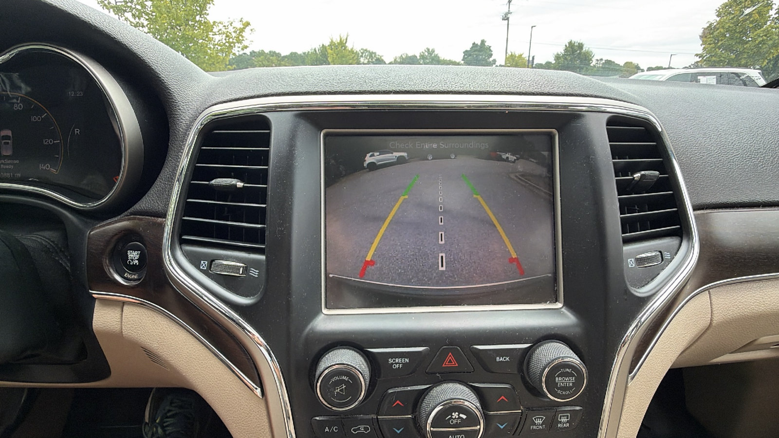 Used 2015 Jeep Grand Cherokee Limited w/ Luxury Group II AWD/4WD image 35