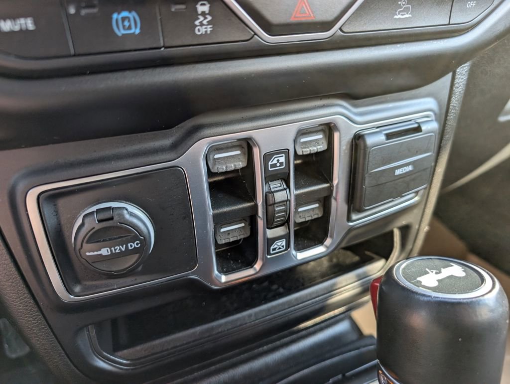 Used 2021 Jeep Wrangler Unlimited Sahara w/ Cold Weather Group image 31