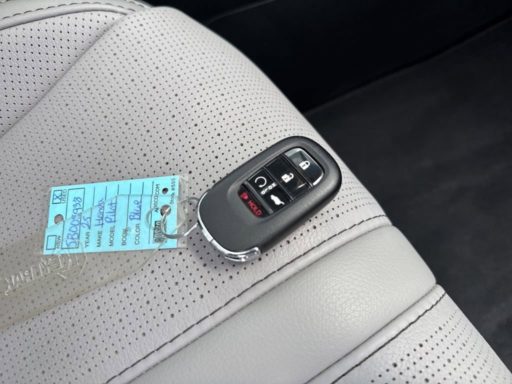 Certified 2025 Honda Pilot Elite image 45