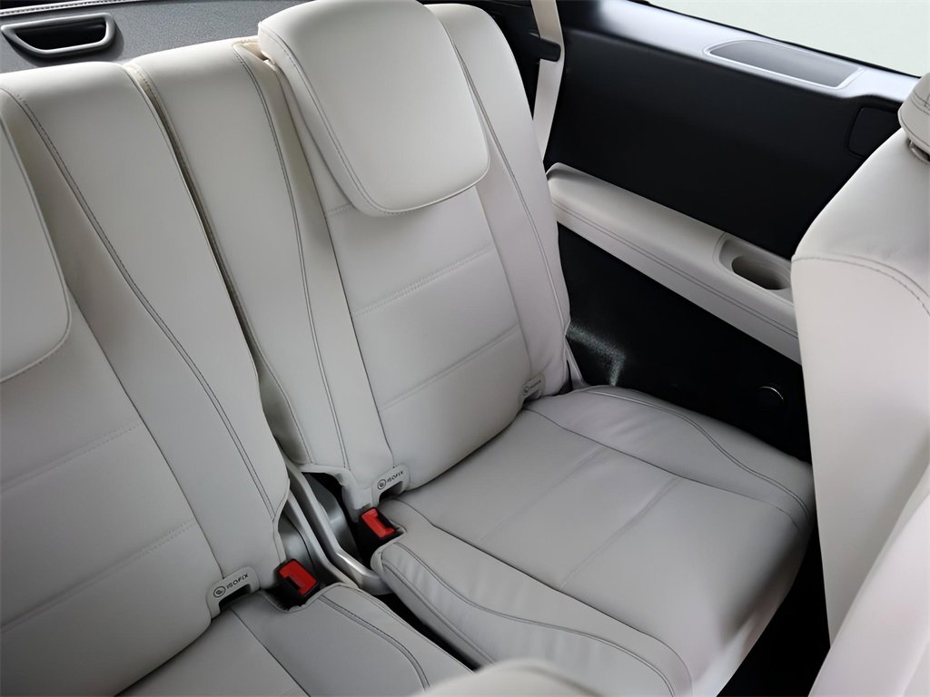New 2026 Mercedes-Benz GLS 450 4MATIC image 17