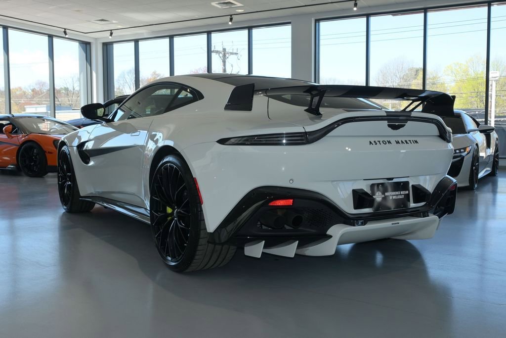 Used 2023 Aston Martin V8 Vantage Coupe RWD image 6