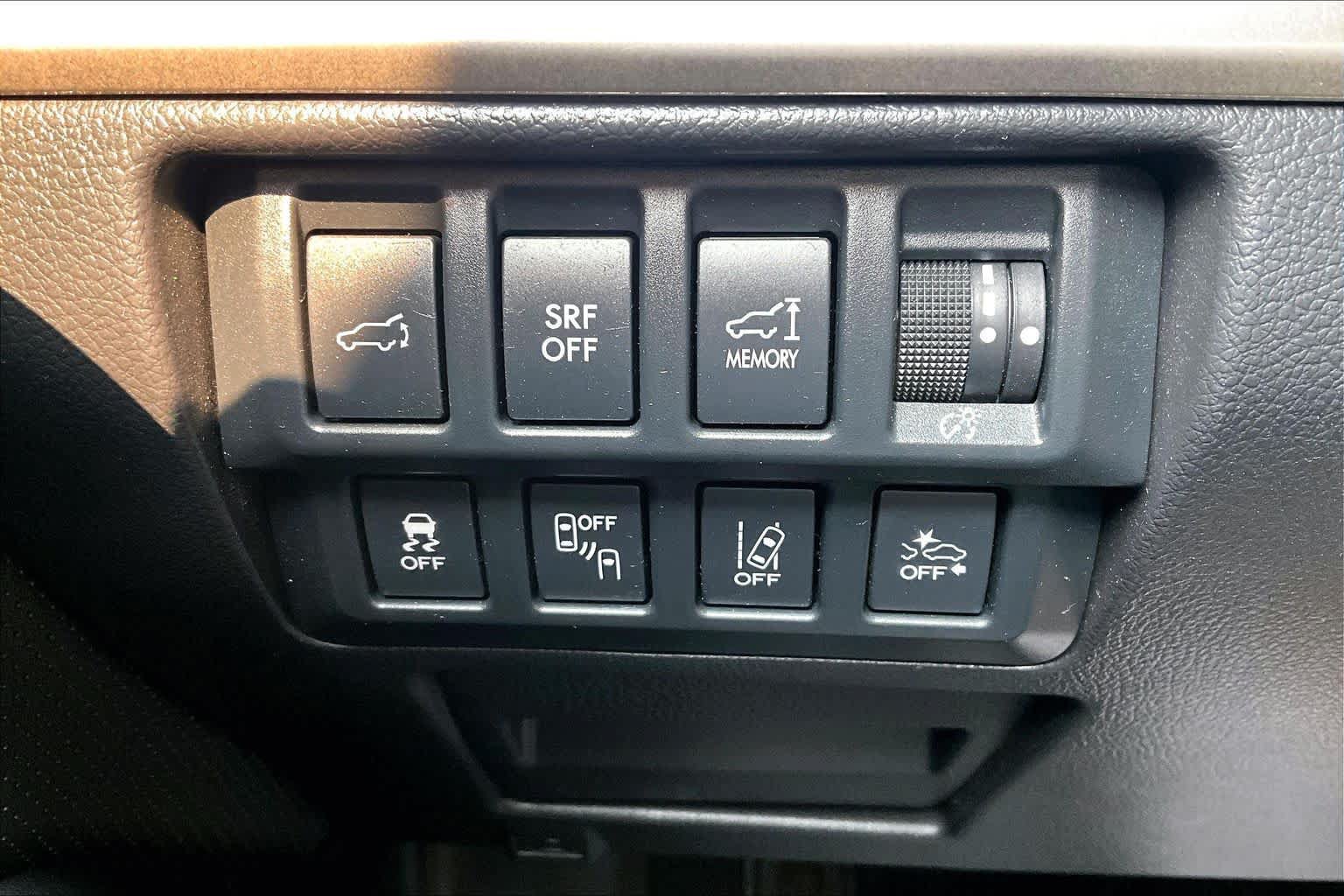 Used 2017 Subaru Outback 3.6R Limited AWD/4WD image 34