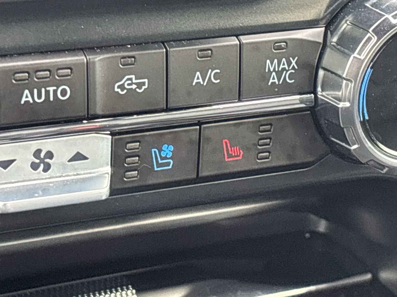 Used 2025 Ford F150 Lariat w/ Equipment Group 502A High image 26