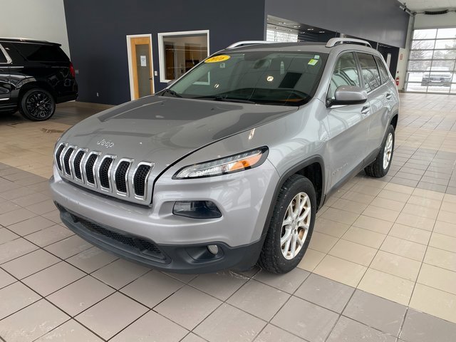 Used 2016 Jeep Cherokee Latitude w/ Cold Weather Group image 4