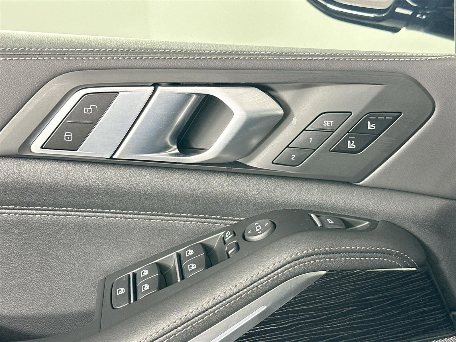 New 2026 BMW X5 xDrive50e image 17