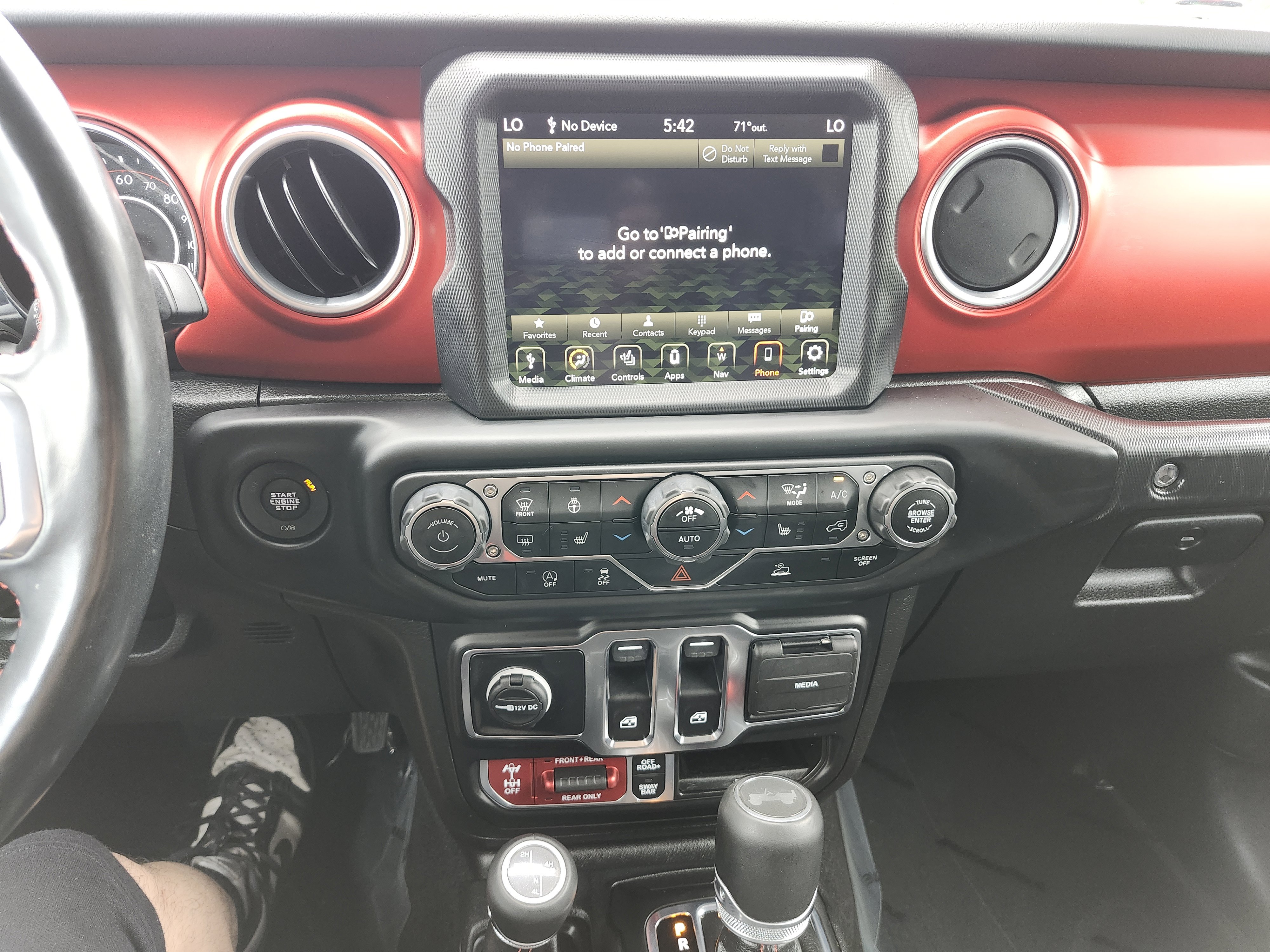Used 2022 Jeep Wrangler Rubicon w/ Cold Weather Group AWD/4WD image 31