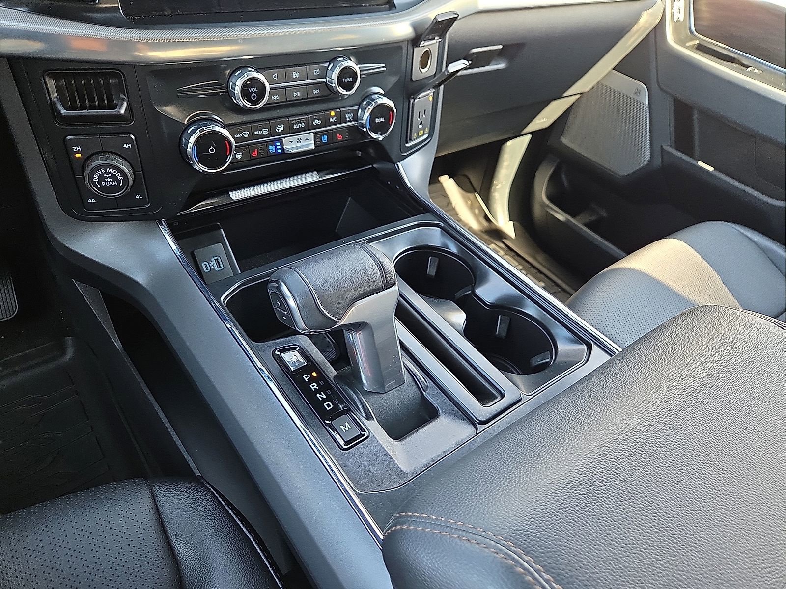 Used 2024 Ford F150 Lariat w/ FX4 Off-Road Package AWD/4WD image 25