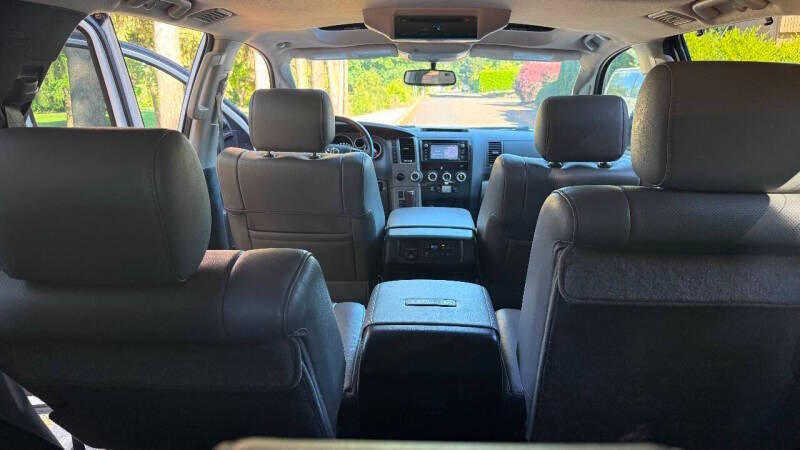 Used 2016 Toyota Sequoia Platinum AWD/4WD image 15