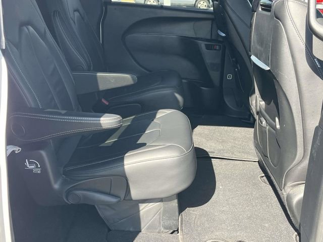 Used 2020 Chrysler Pacifica Touring-L w/ Advanced Safetytec Group image 23