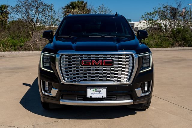 Certified 2021 GMC Yukon Denali image 2