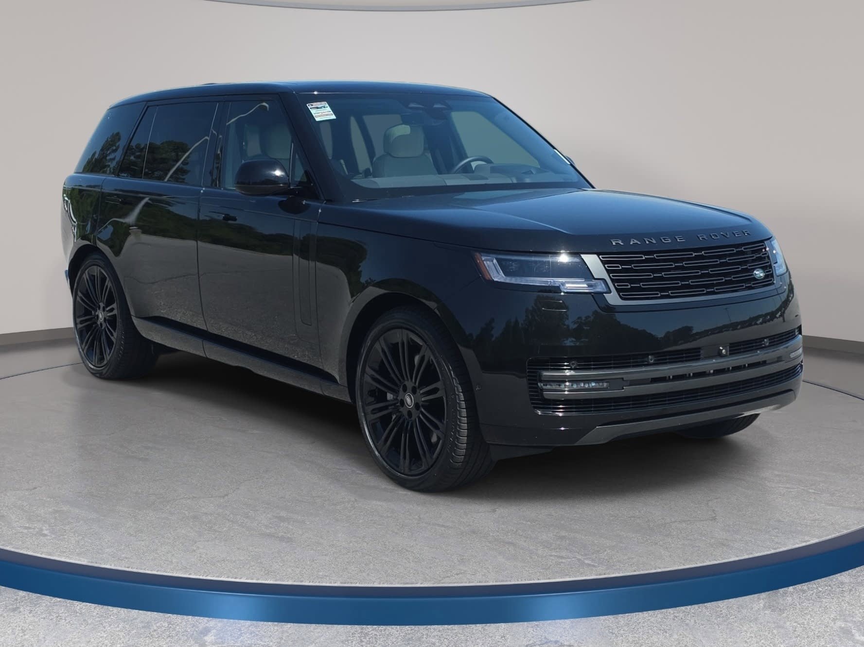 Used 2025 Land Rover Range Rover Long Wheelbase SE AWD/4WD image 3