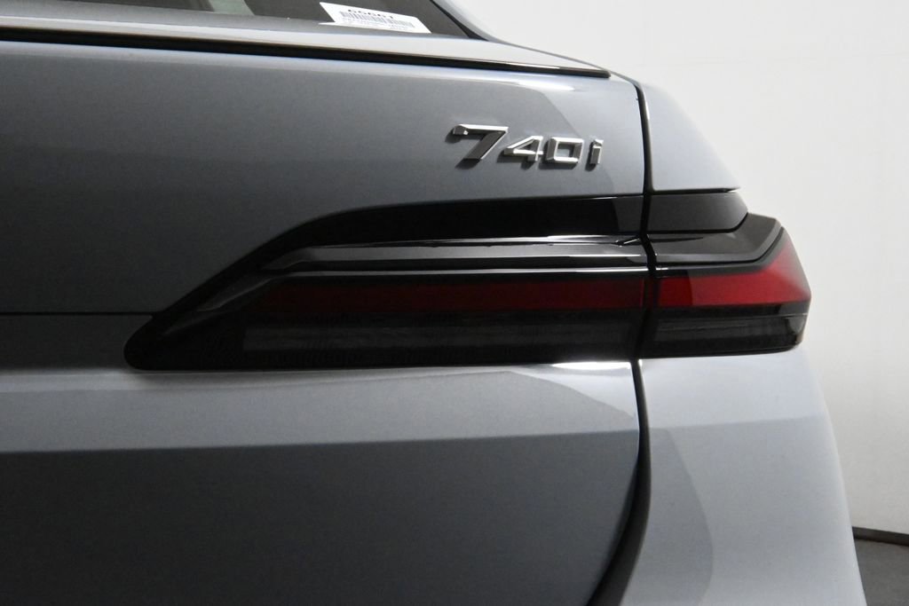 New 2025 BMW 740i xDrive image 13