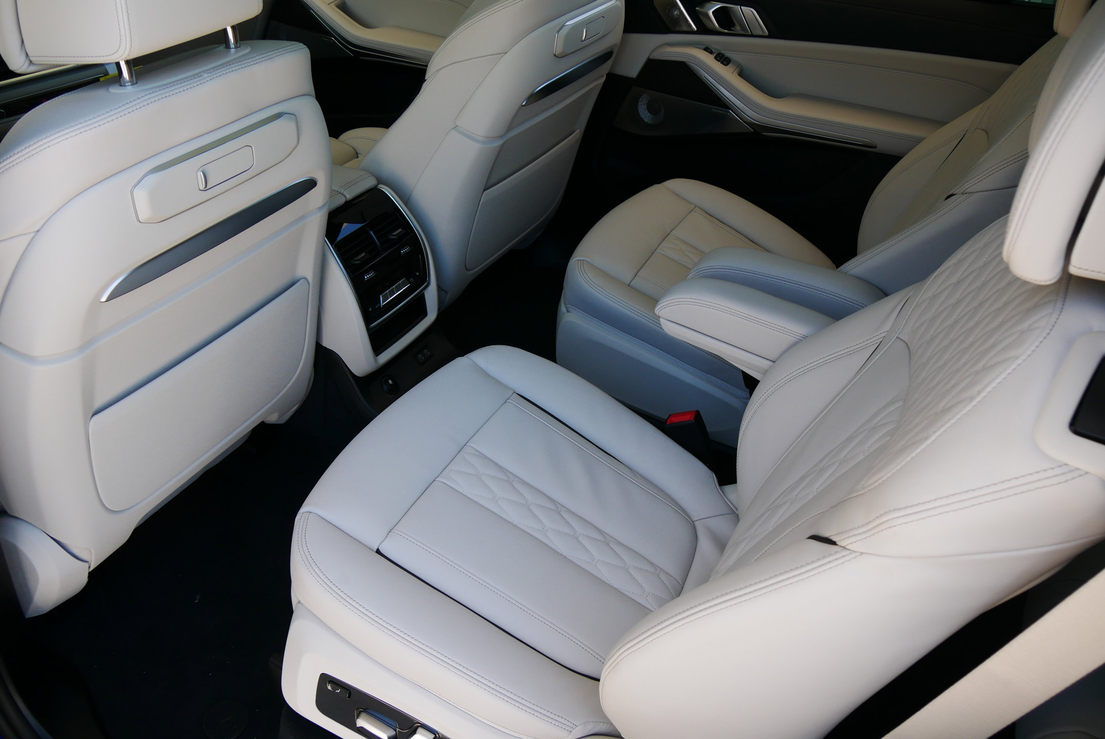 New 2026 BMW X7 M60i image 9