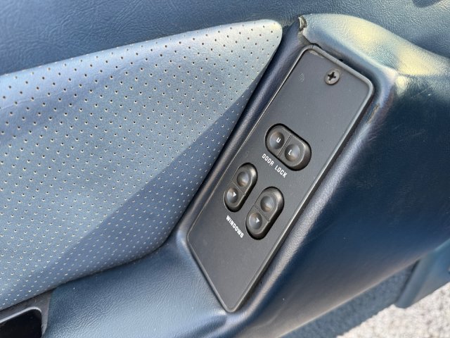 Used 1988 Ford Mustang LX RWD image 16
