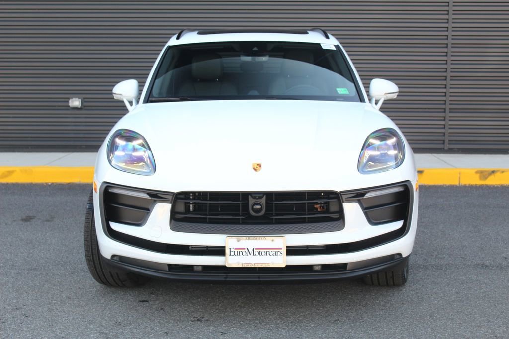 Certified 2026 Porsche Macan AWD/4WD image 11