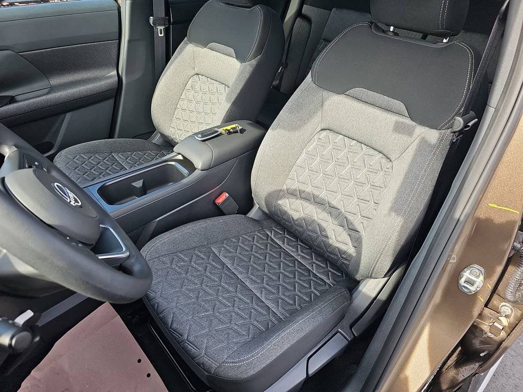 New 2026 Nissan Kicks SV w/ SV Premium Package FWD image 18