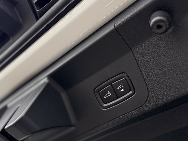 Used 2023 Porsche Panamera 4 Platinum Edition AWD/4WD image 35