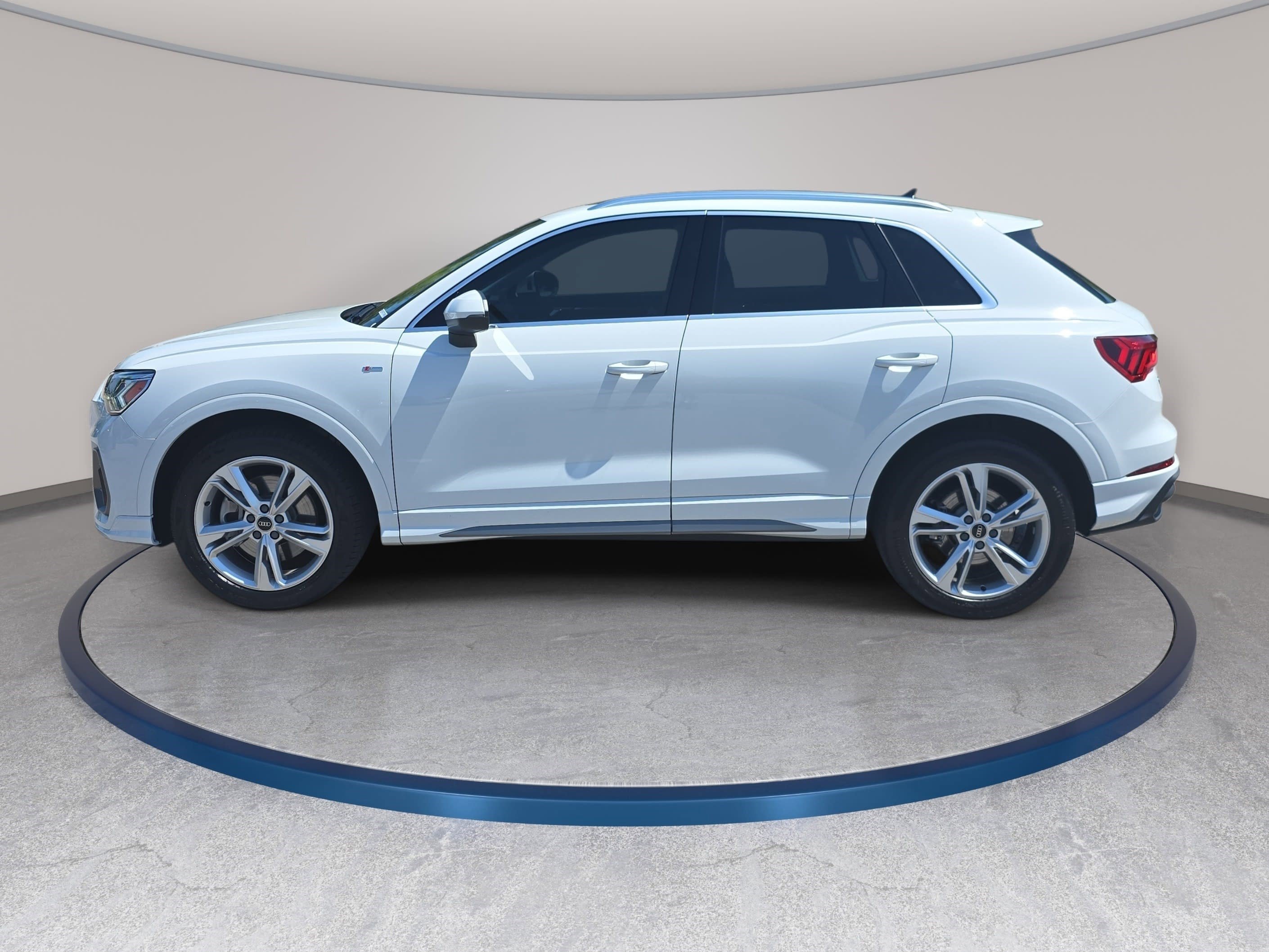 Used 2023 Audi Q3 2.0T Premium Plus w/ Premium Plus Package image 8