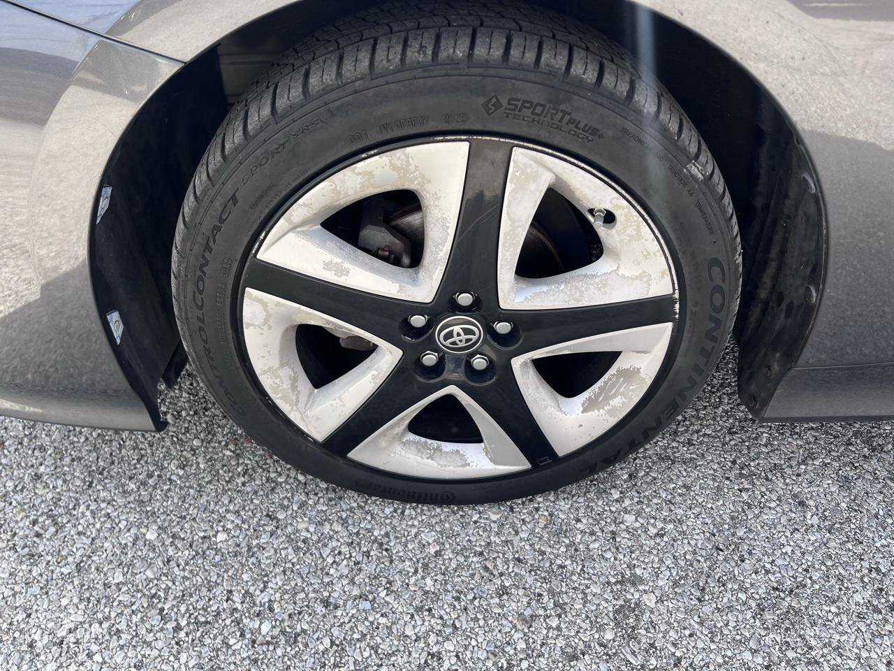 Used 2016 Toyota Prius Three Touring FWD image 9