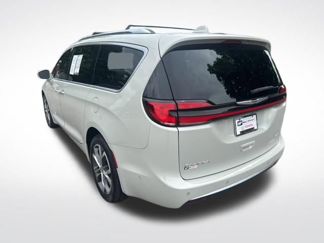 Used 2021 Chrysler Pacifica Pinnacle AWD/4WD image 3