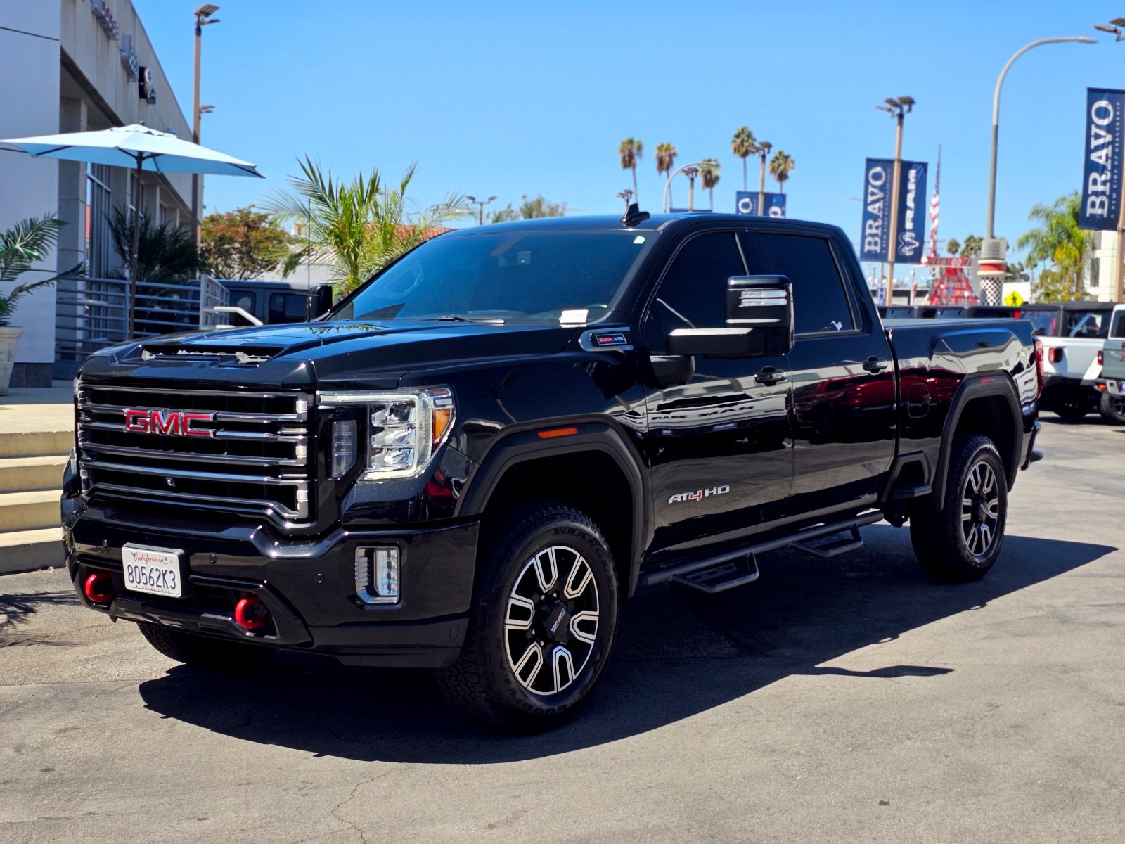Used 2022 GMC Sierra 2500 AT4 w/ AT4 Preferred Package AWD/4WD image 2