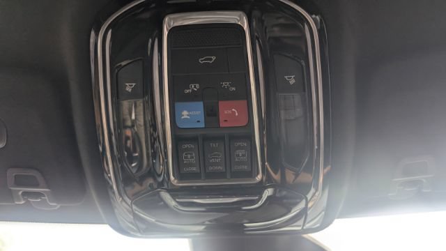 Used 2023 Jeep Grand Cherokee Summit AWD/4WD image 36