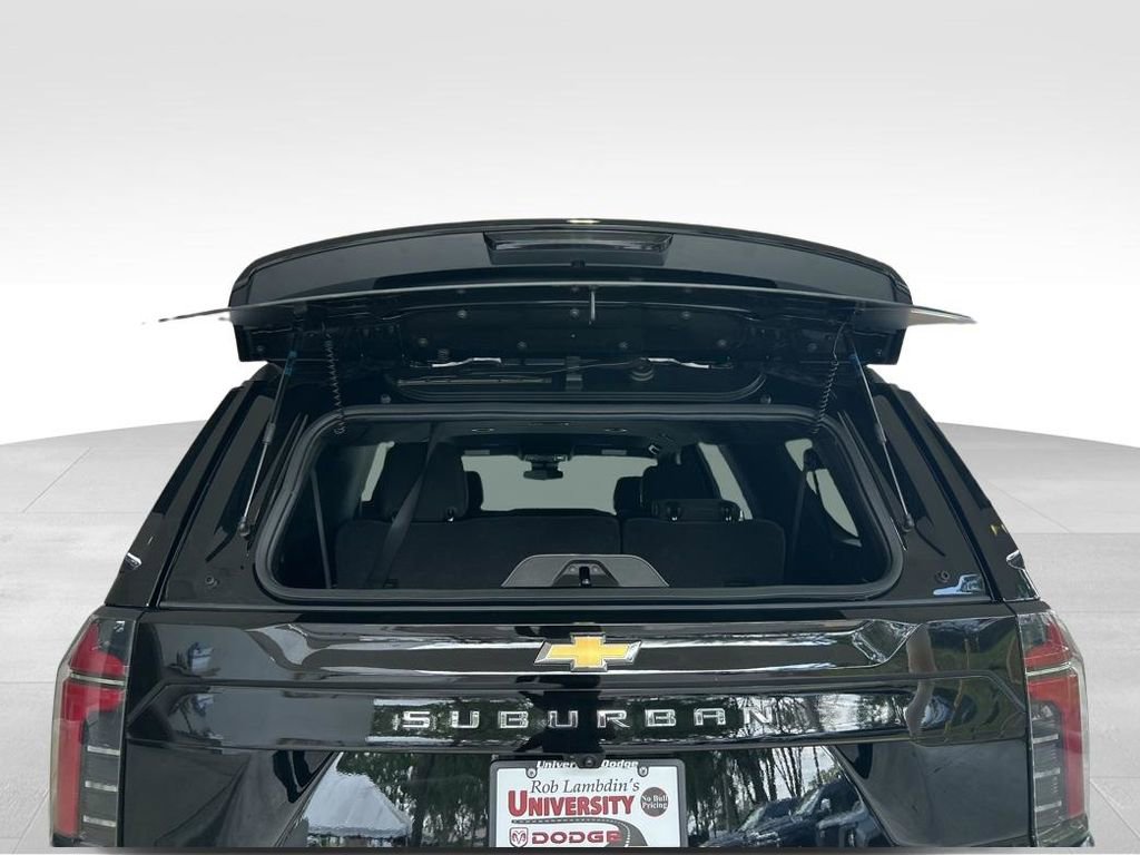 Used 2025 Chevrolet Suburban LS RWD image 35