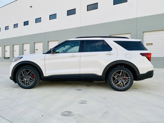 New 2026 Ford Explorer ST w/ Sun And Sound Package image 8