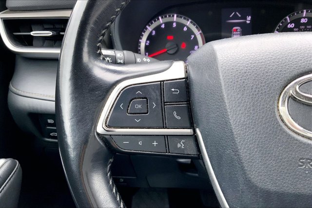 Used 2022 Toyota Highlander LE AWD/4WD image 18