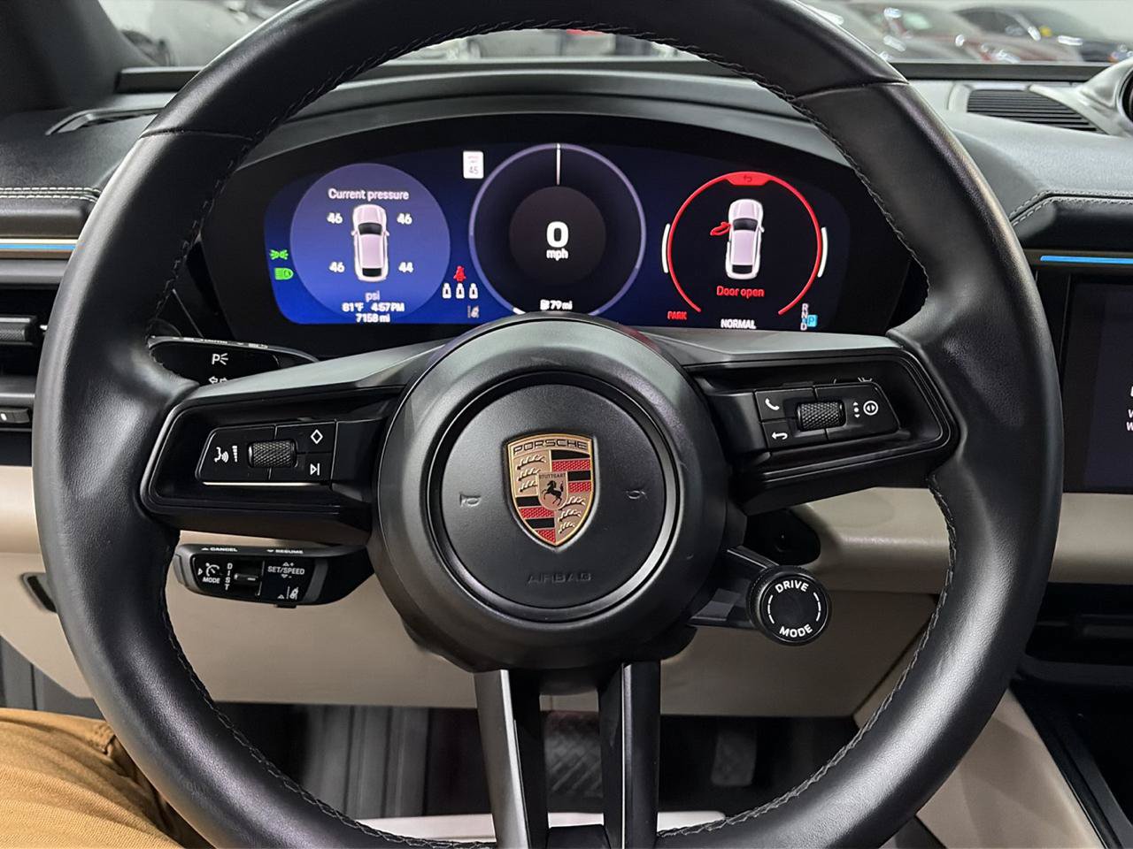 Used 2025 Porsche Macan Electric w/ Premium Package RWD image 14