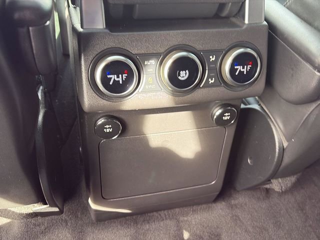 Used 2017 Land Rover Discovery HSE image 24