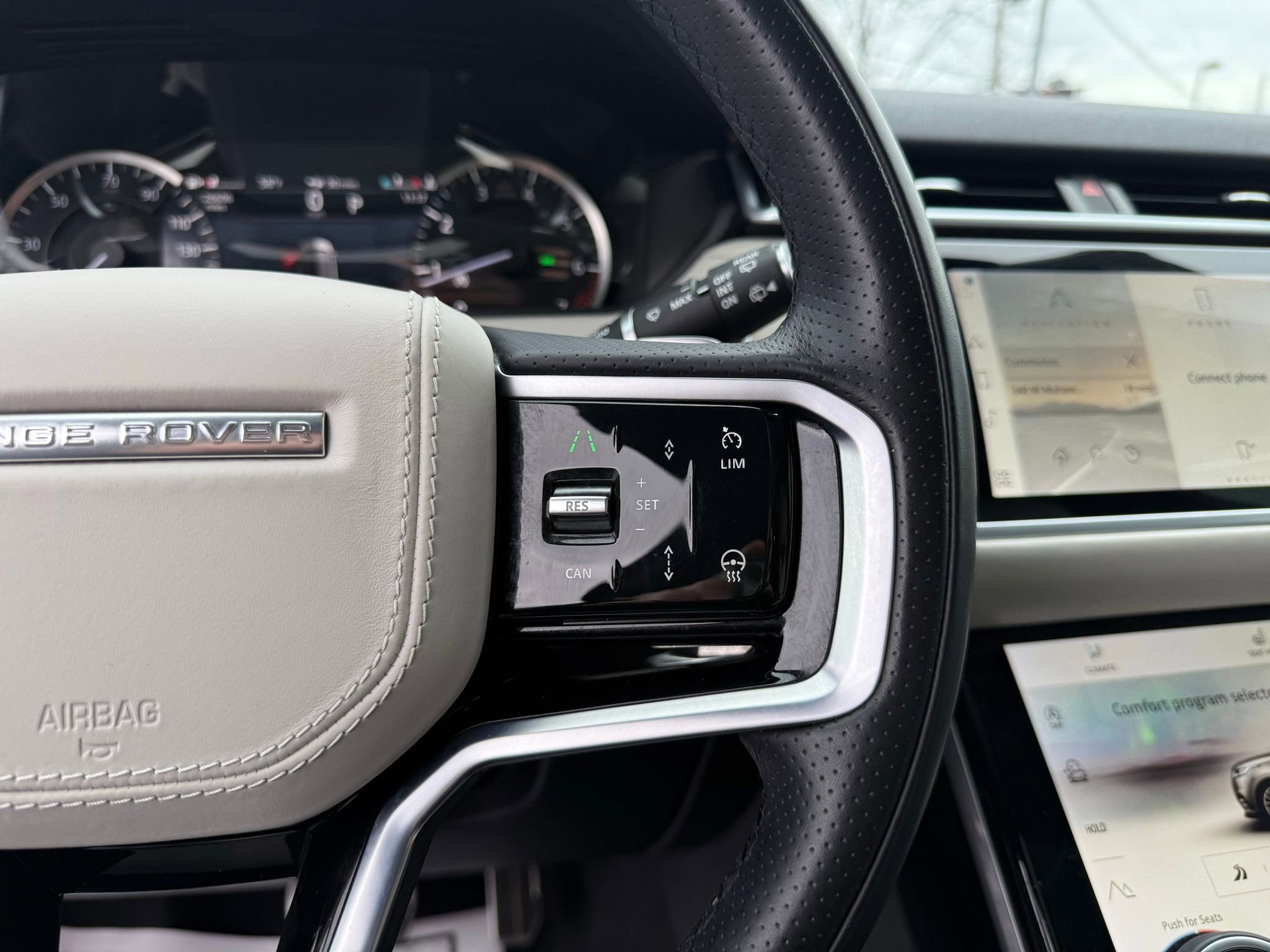 Used 2023 Land Rover Range Rover Velar R-Dynamic S image 53