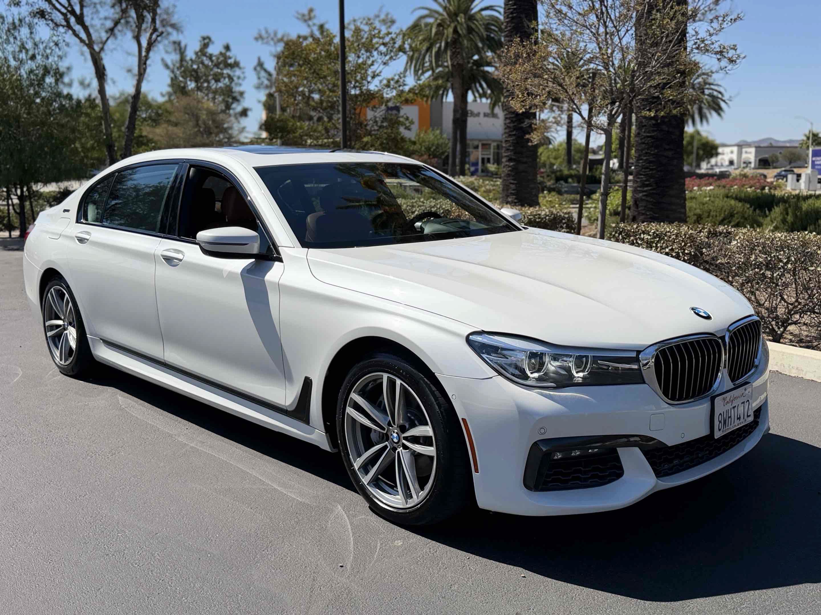 Used 2018 BMW 740e xDrive AWD/4WD image 10