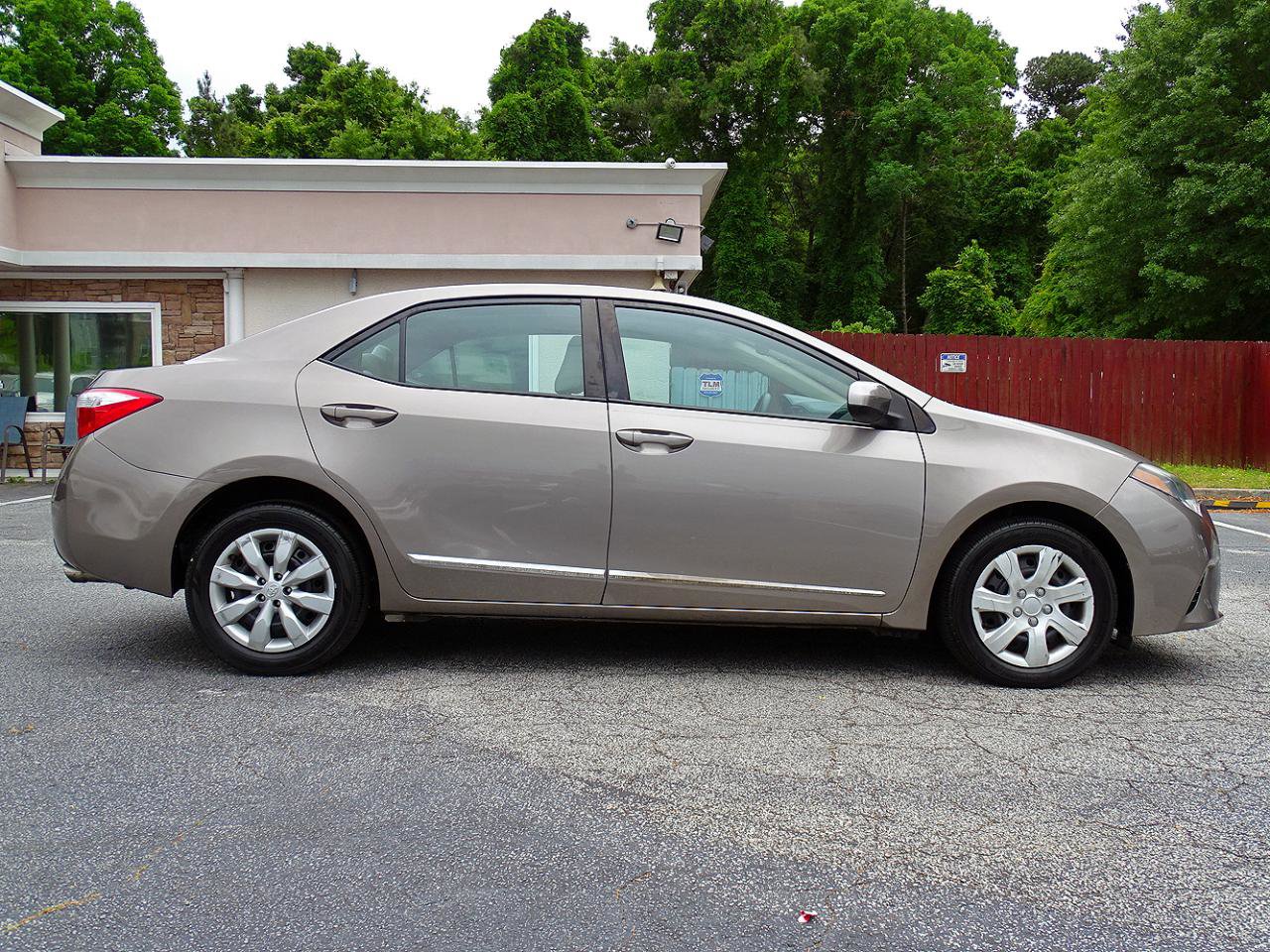 Used 2014 Toyota Corolla LE FWD image 10