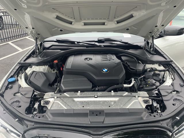 Used 2020 BMW 330i xDrive Sedan w/ M Sport Package AWD/4WD image 16