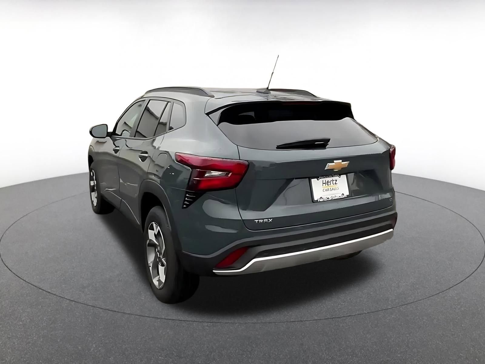 Used 2025 Chevrolet Trax LT image 11