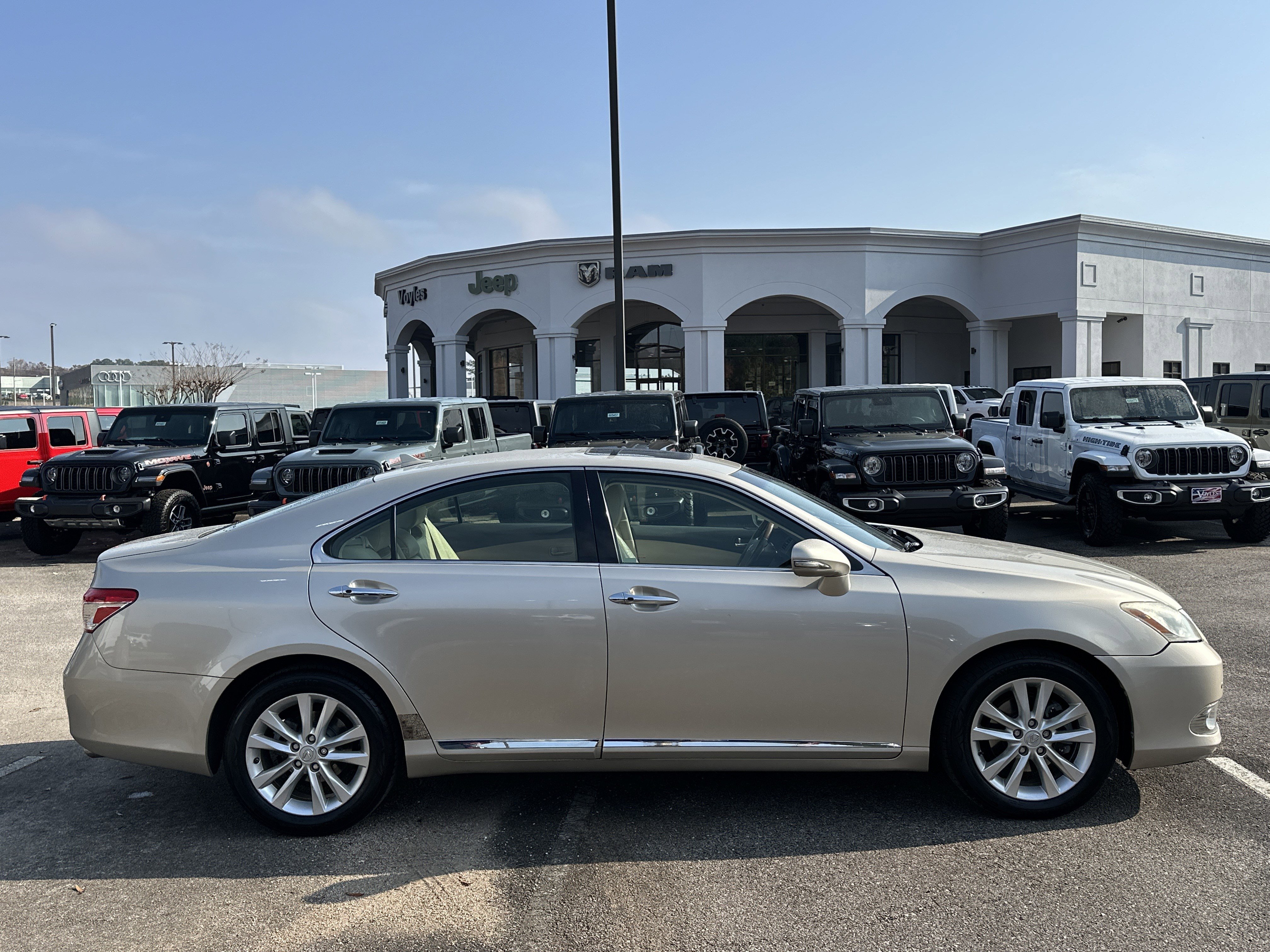 Used 2011 Lexus ES 350 image 8