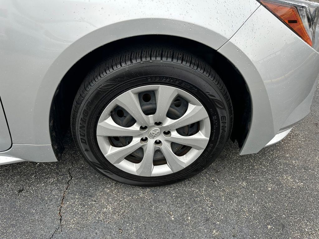 Used 2022 Toyota Corolla LE image 12