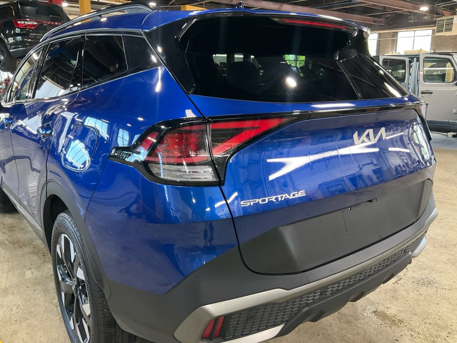 Used 2024 Kia Sportage X-Line w/ X-Line Premium Package AWD/4WD image 25